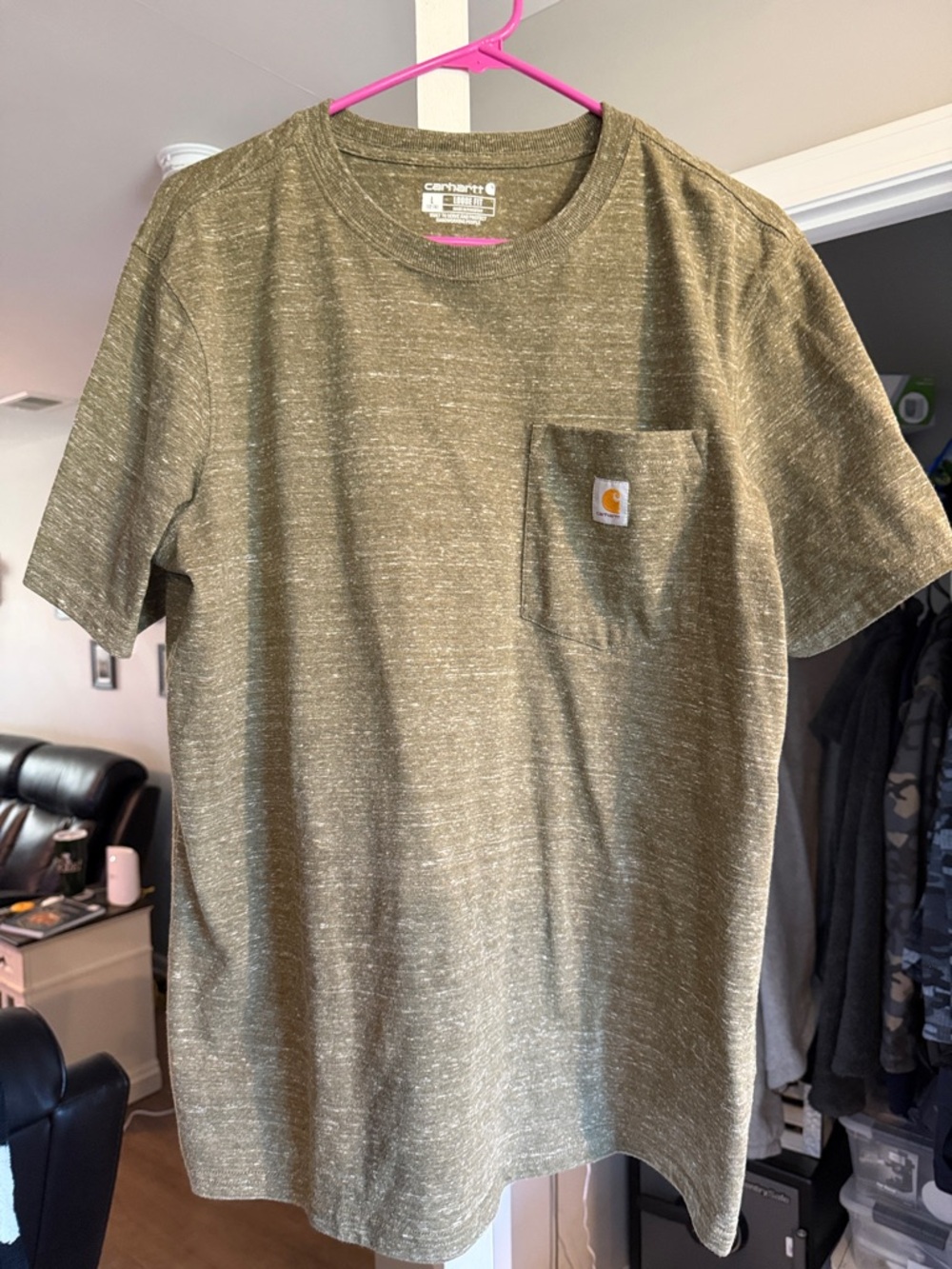 Women’s L Carhartt Olive Heather Short Sleeve Pocket Tee with Logo Patch